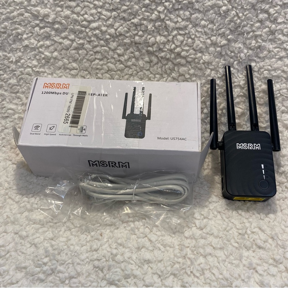 Black WiFi Range Extender MSRM 1200Mbps